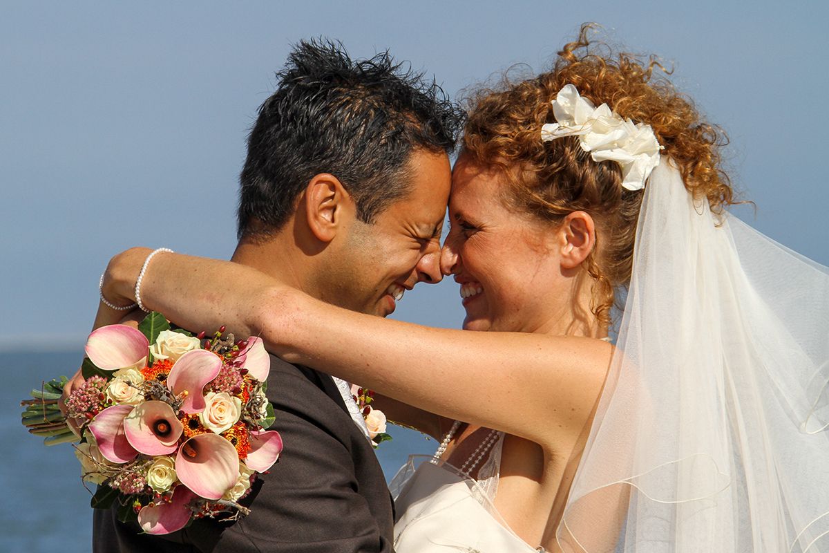 Trouwen op Texel, emotie op de foto' s bij bruidsfotograaf Foto Sanne