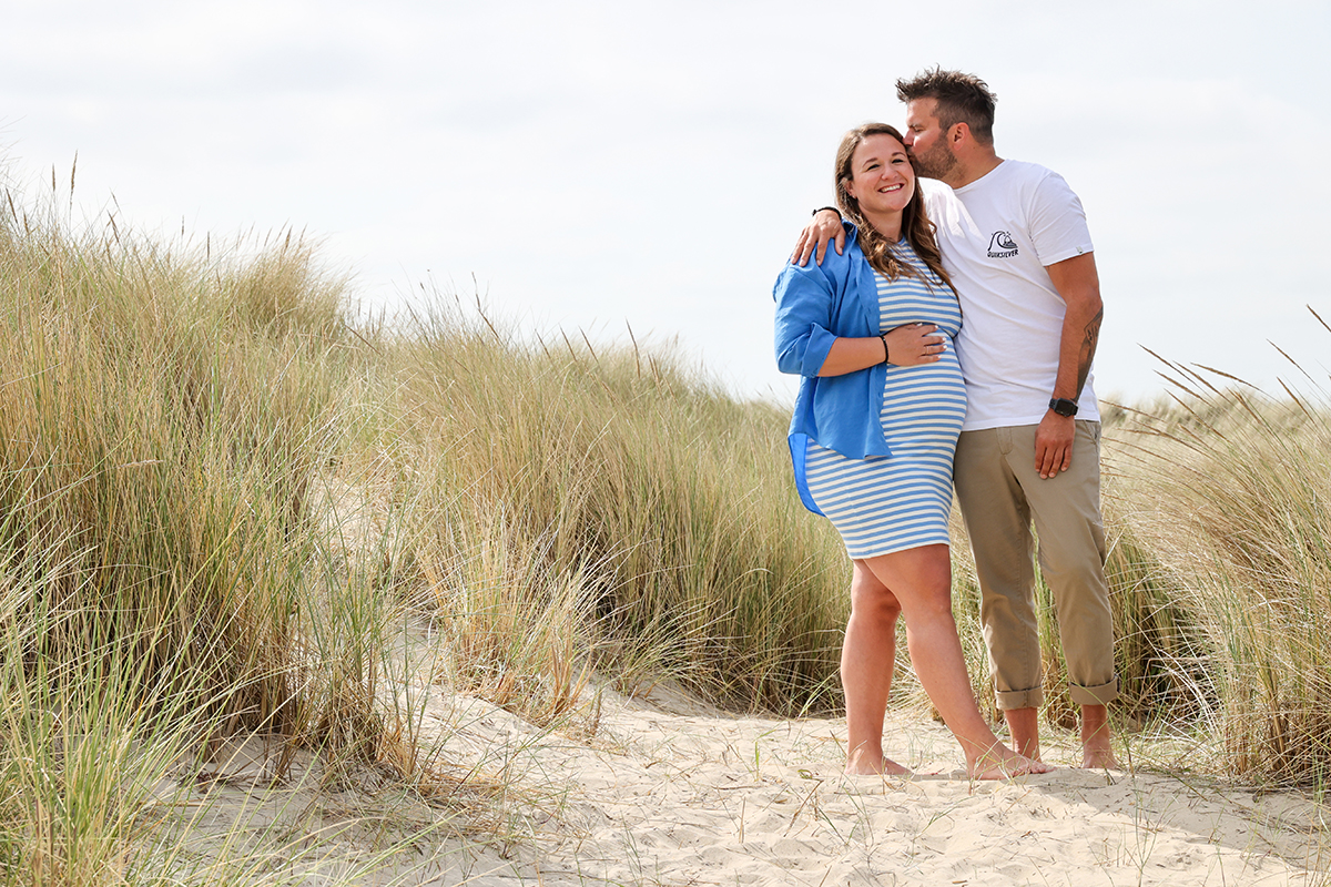 Zwangerschapsfotoshoot in de duinen op Texel