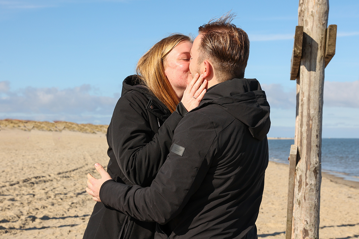 Huwelijksaanzoek op Texelse strand