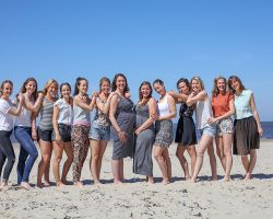 Ontspannen fotoshoot vrijgezellenfeest texel
