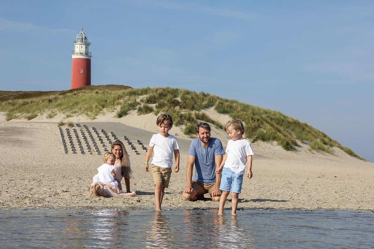 Familiefotoshoot vuurtoren Texel Familiefotoshoot vuurtoren Texel