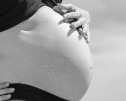 Zwangerschaps fotoshoot strand Texel