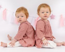 Tweeling fotoshoot in studio