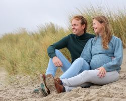 Zwangerschaps foto&#039;s strand Texel