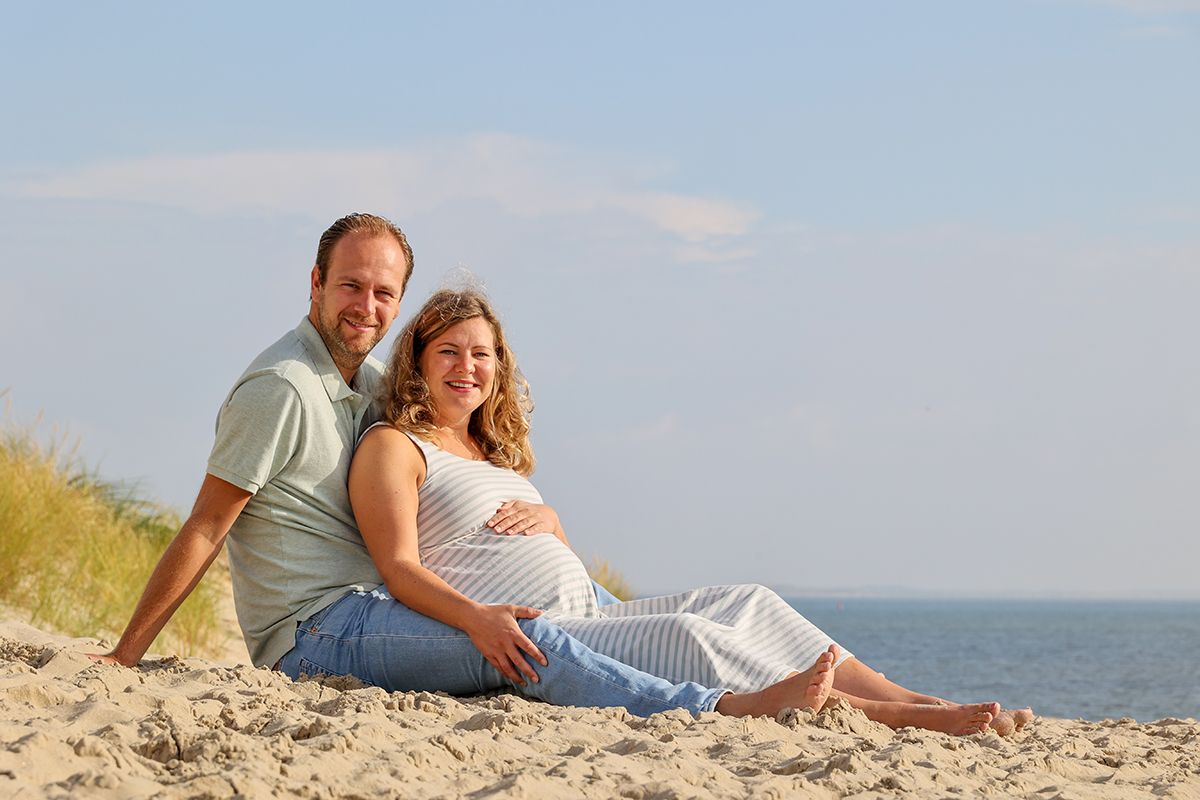 Babymoon op Texel met fotoshoot in de duinen