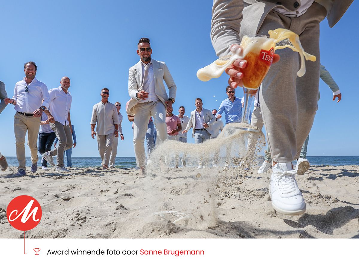 Trouwen op Texel texel maakte deze winnend foto op het strand met Texels Skummkoppe