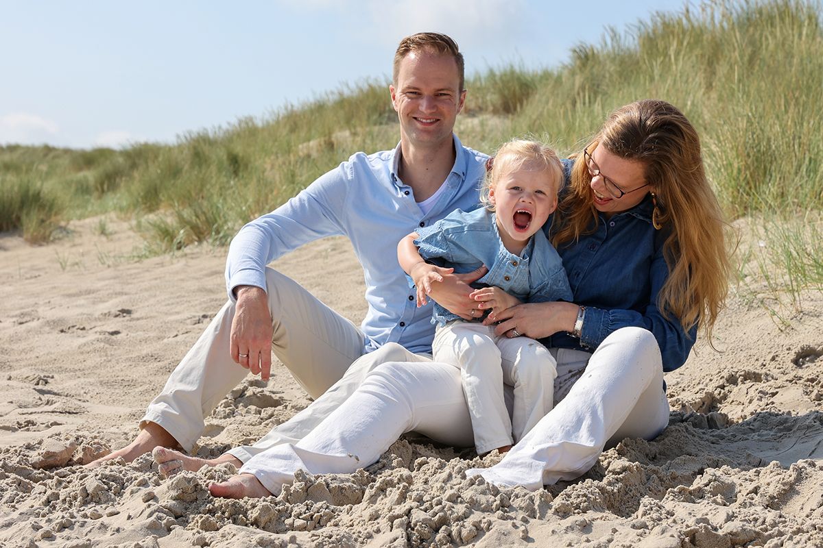 Spontane fotograaf Texel - familiefotoshoot in de duinen