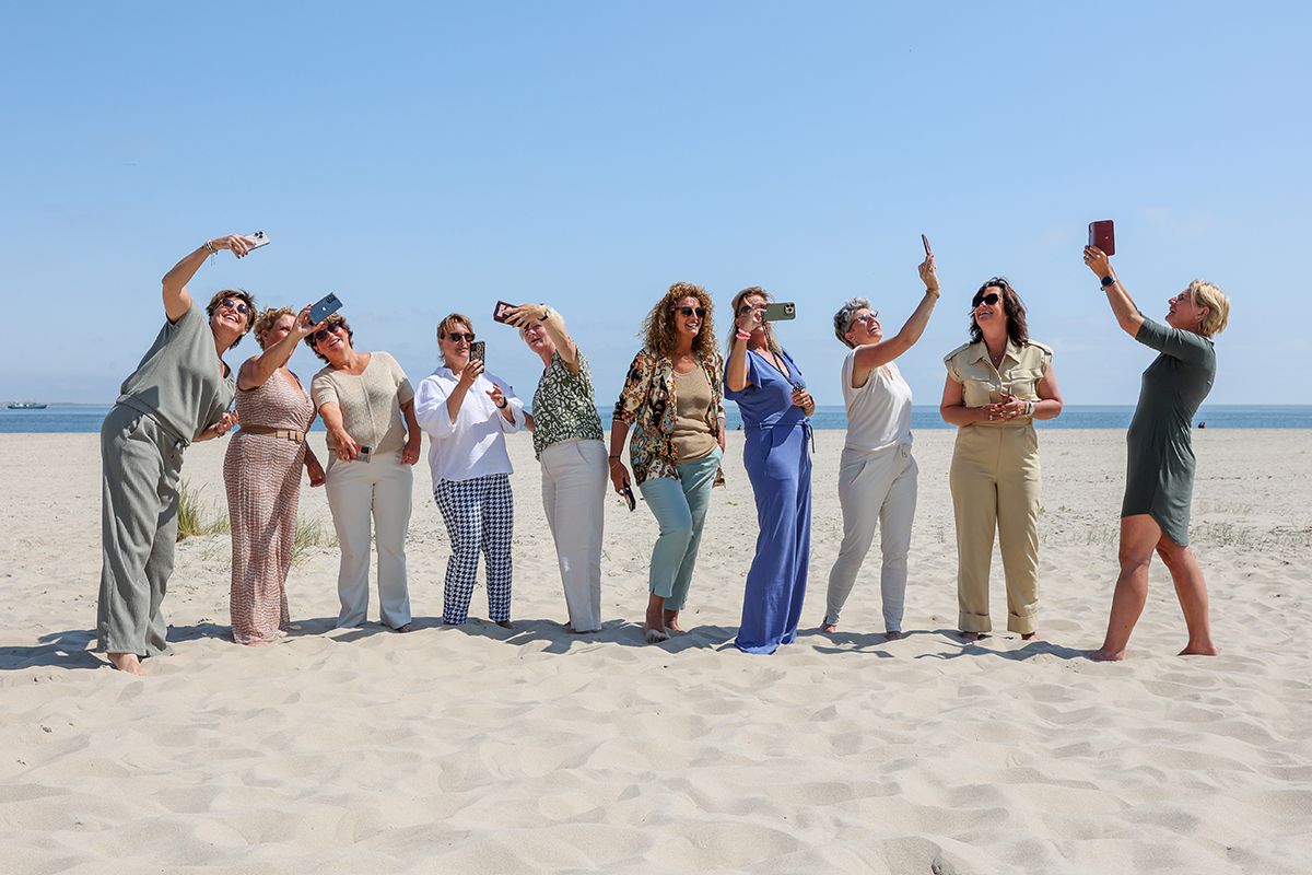 Wat te doen met vrijgezellenfeest op Texel - fotoshoot op het strand