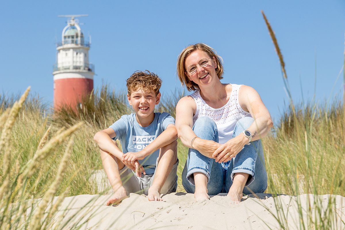 Unieke Familiefotoshoot bij de vuurtoren van Texel