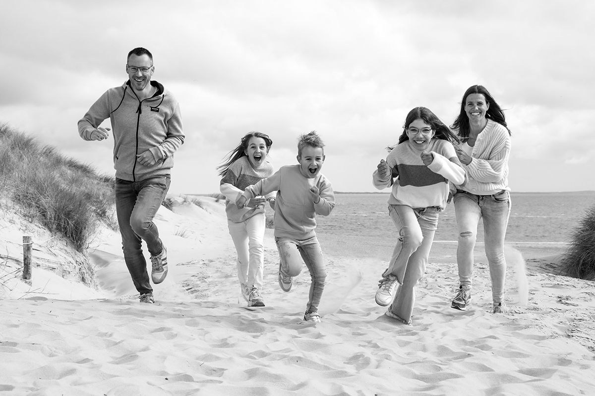Spontane familie foto Texel - Foto Sanne