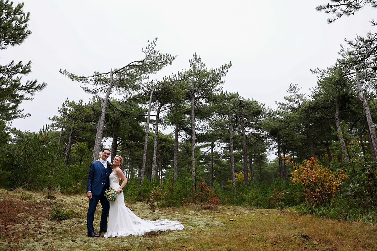 Trouwfotograaf in bos op texel