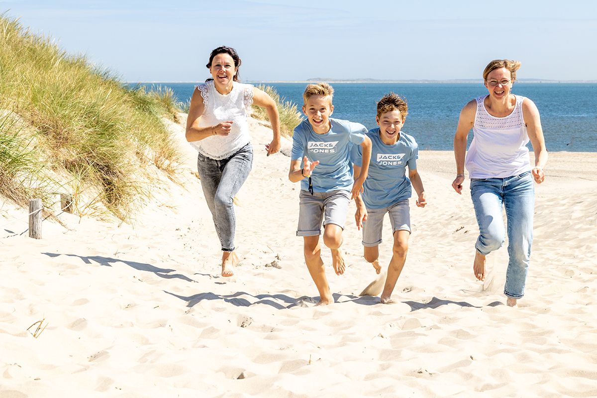 Spontanen Familiefotoshoot in de Duinen van Texel