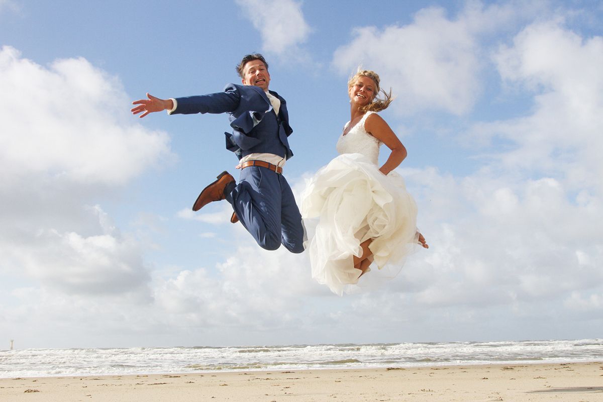 Trouwen op Texel, genieten tijdens jullie trouwfoto's op texel