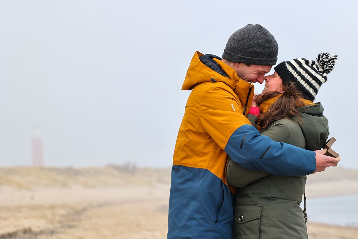 Huwelijksaanzoek op het strand Texel